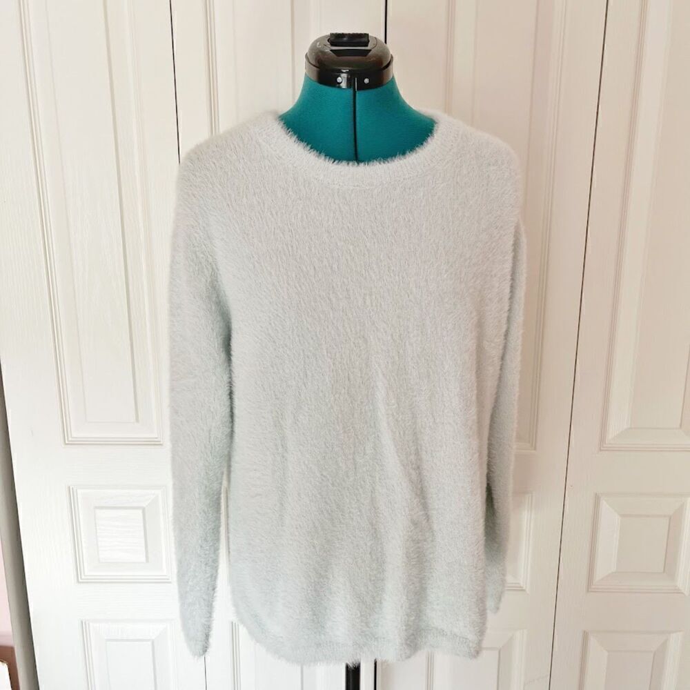 Ellen Tracy Soft Cozy Fuzzy Knit Stretch Eyelash Round Neck Long Sleeve Sweater